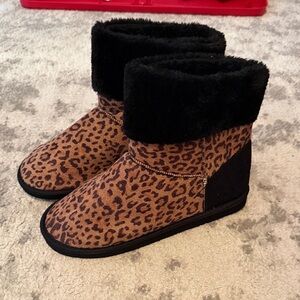 Leopard Print Boots with Black Fur Trim NEW